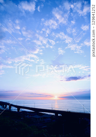 The sunrise seen from the east side of Hitachi Station 129641252