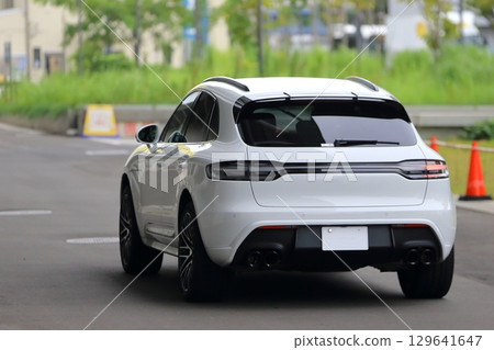 White sports car image White sports car image 129641647