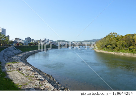 旭川後樂園通橋（岡山縣岡山市北區） 129644294
