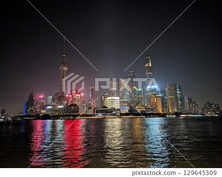Shanghai Bund night view 2025 Shanghai Bund night view 2025 129645309
