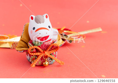 2026 Year of the Horse New Year's card material Red Japanese paper background 129646558