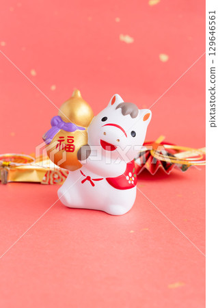 2026 Year of the Horse New Year's card material Red Japanese paper background 2026 Year of the Horse New Year's card material Red Japanese paper background 129646561