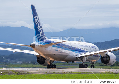 宮城縣名取市夏季仙台機場，飛機滑行 129646958