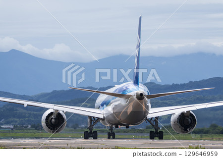 宮城縣名取市夏季仙台機場，飛機滑行 129646959