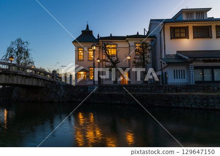 岡山縣倉敷市的冬天－夜晚的倉敷美觀地區 129647150