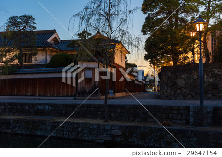 岡山縣倉敷市的冬天－夜晚的倉敷美觀地區 129647154