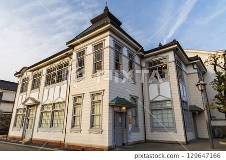 冬季的岡山縣倉敷市 - 清晨的倉敷美觀地區 129647166