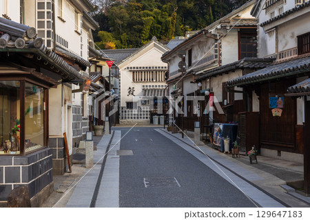 Kurashiki City, Okayama Prefecture in winter - Kurashiki Bikan Historical Quarter in the morning Kurashiki City, Okayama Prefecture in winter - Kurashiki Bikan Historical Quarter in the morning 129647183