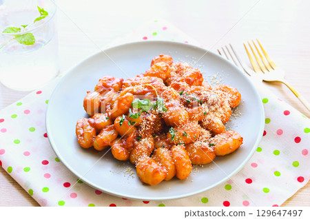 番茄醬拌麵疙瘩 129647497