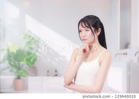 擔心美麗的年輕女子 擔心美麗的年輕女子 129648028