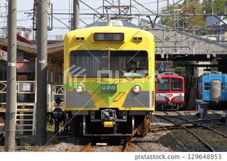 流山鐵道2000系列「菜花」從流山站出發 流山鐵道2000系列「菜花」從流山站出發 129648953