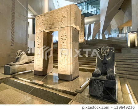 吉薩大埃及博物館，阿蒙涅姆赫特一世神殿大門 129649236