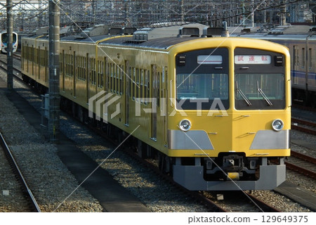 西武301系列309F型列車，縮短至四節車廂並存放於小手差 129649375