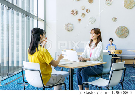 Woman working in the office 129650866