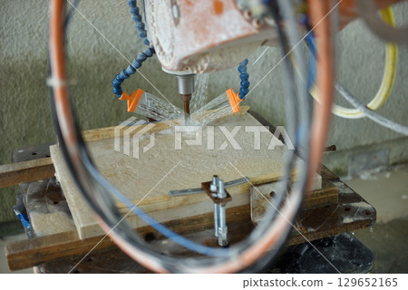 3D robot milling and sculpting stone 129652165