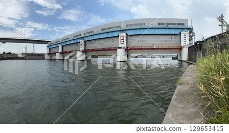 Kamihirai Water Gate, managed by the Tokyo Metropolitan Government Bureau of Construction 129653415