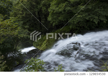 Oku-Nikko Yutaki Falls in summer: View from the top of the waterfall 129654530