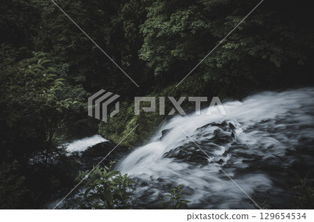 Oku-Nikko Yutaki Falls in summer: View from the top of the waterfall 129654534