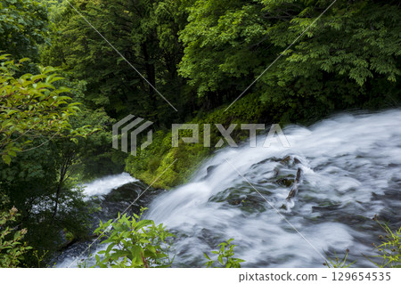 Oku-Nikko Yutaki Falls in summer: View from the top of the waterfall 129654535