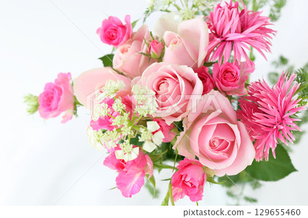 Pink rose and gerbera arrangement Pink rose and gerbera arrangement 129655460