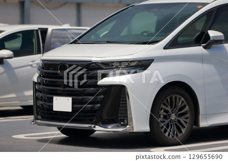 White minivan image 129655690