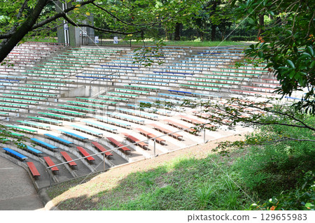 公園活動舞台_01 129655983