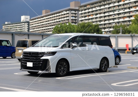 White minivan image White minivan image 129656031