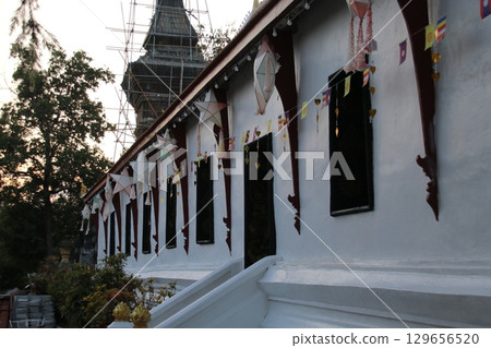 塔鑾寺屋簷下 塔鑾寺屋簷下 129656520