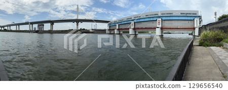 Kamihirai Water Gate and the Metropolitan Expressway Central Circular Route 129656540