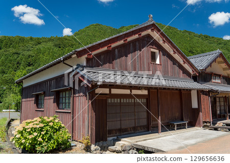 Old houses 129656636