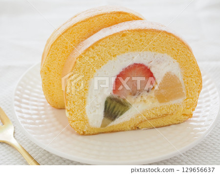 fruit roll cake 129656637