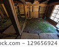 An old house in need of renovation 129656924