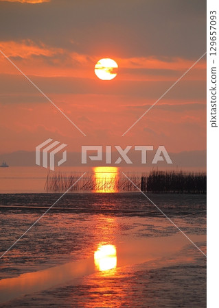 荒尾市海岸的黃昏 129657093