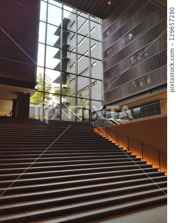 Modern Architecture: Design-first Building 129657280