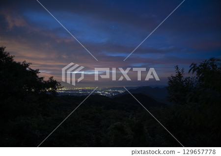 從舊碓冰嶺瞭望台望去的高崎黎明 從舊碓冰嶺瞭望台望去的高崎黎明 129657778