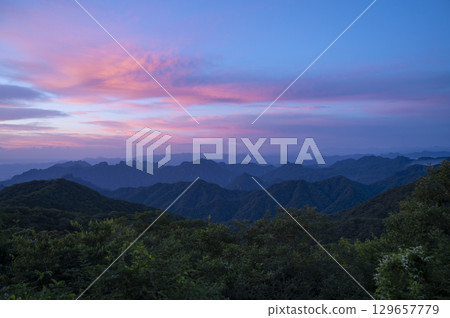 從舊臼井嶺觀景台看到的黎明山脈 從舊臼井嶺觀景台看到的黎明山脈 129657779