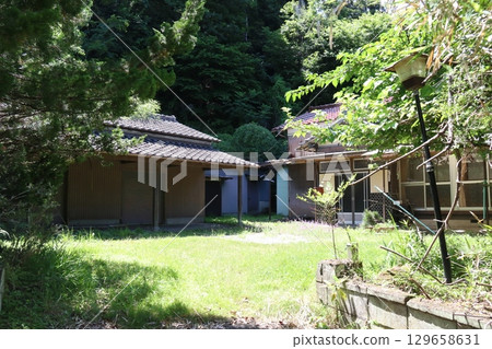 An empty house in Aikawa, Futtsu City, Chiba Prefecture 129658631