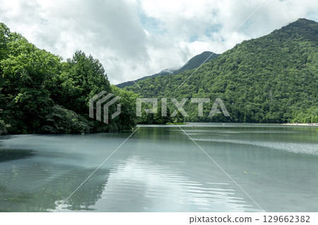 Summer scenery of Lake Yunoko in Oku-Nikko 129662382