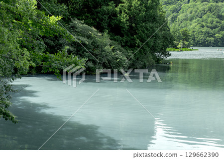 Summer scenery of Lake Yunoko in Oku-Nikko Summer scenery of Lake Yunoko in Oku-Nikko 129662390