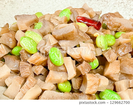 Chinese home cooking: Dried daikon radish and edamame stir-fry Chinese home cooking: Dried daikon radish and edamame stir-fry 129662700