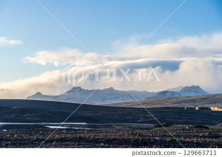 Landscape of the Southern Highlands of Vatnajökull Glacier Landscape of the Southern Highlands of Vatnajökull Glacier 129663711
