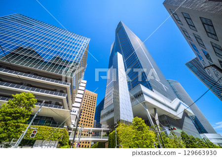 八月的東京城市景觀。虎之門之丘站塔(虎之門之丘站)及其他地標建築的景色。邁向新時代(第15屆) 八月的東京城市景觀。虎之門之丘站塔(虎之門之丘站)及其他地標建築的景色。邁向新時代(第15屆) 129663930