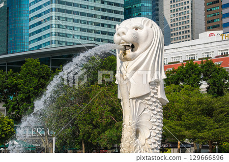 Merlion Statue, Singapore's most famous tourist attraction Merlion Statue, Singapore's most famous tourist attraction 129666896