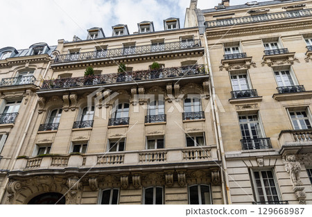 Old and expensive residential building in the city center of Paris, France 129668987
