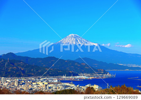 [Shizuoka Prefecture] Mount Fuji (from Nihondaira Yume Terrace) 129669089