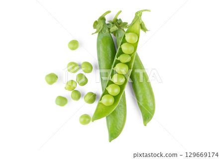 Open pea pod with green peas isolated on white background, healthy vegetables for diet and recipes Open pea pod with green peas isolated on white background, healthy vegetables for diet and recipes 129669174