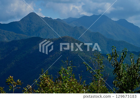 從禦坂山的全景平台眺望:大嶽山 從禦坂山的全景平台眺望:大嶽山 129673183