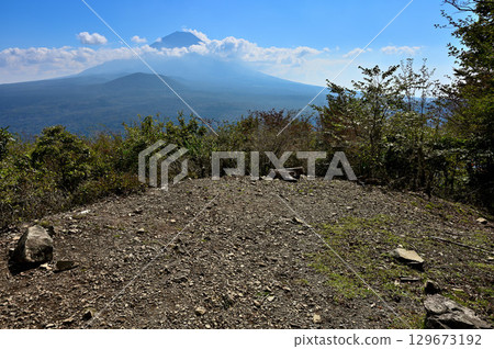 View of Mt. Fuji from the summit of Mt. Eboshi in the Misaka Mountains 129673192