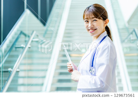 一個女人 一個女人 129673561
