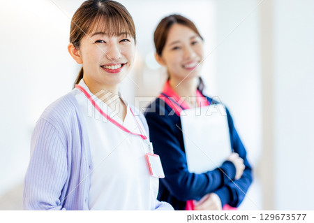 醫事人員、職業婦女、護士、護理人員、訓練師 129673577